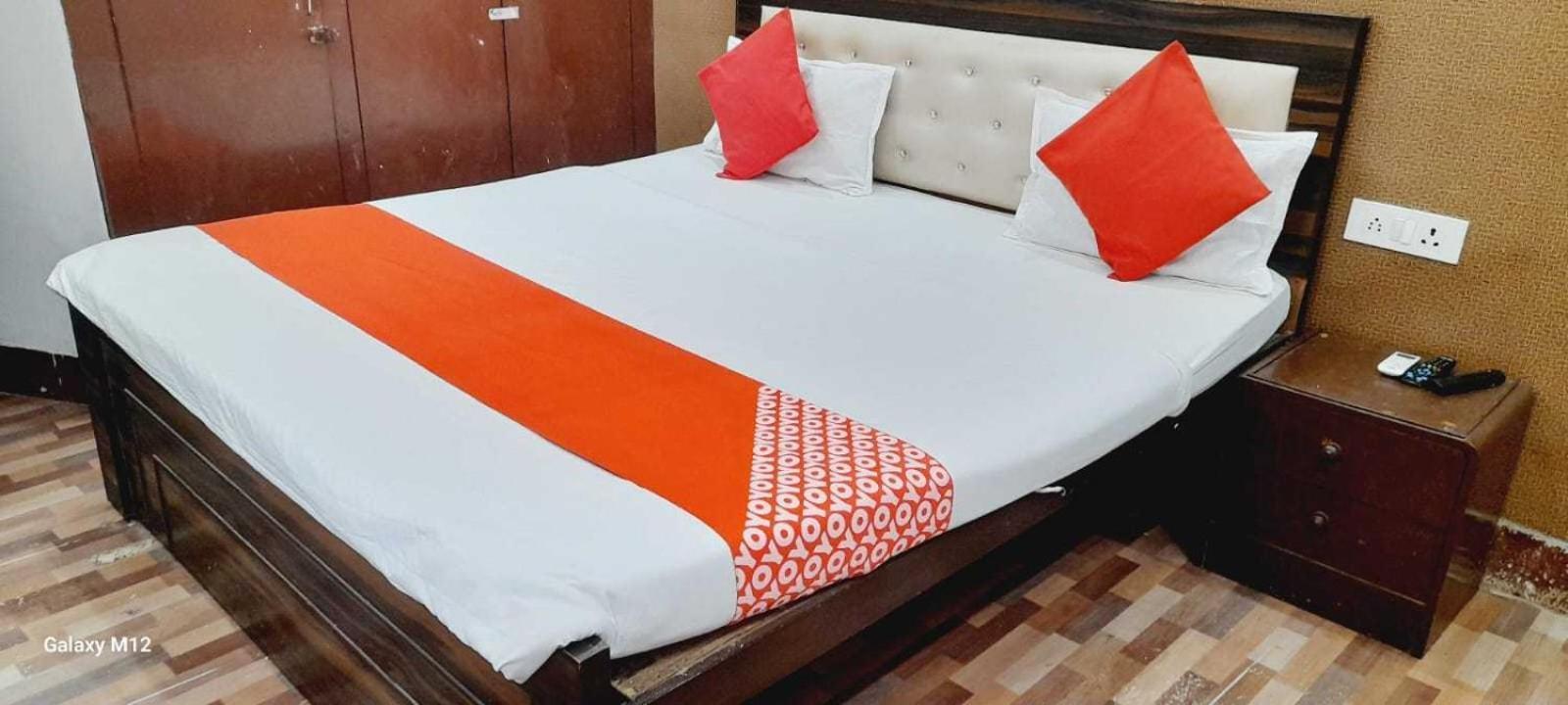 Hotel O Prayag Villa Allāhābād Junction المظهر الخارجي الصورة